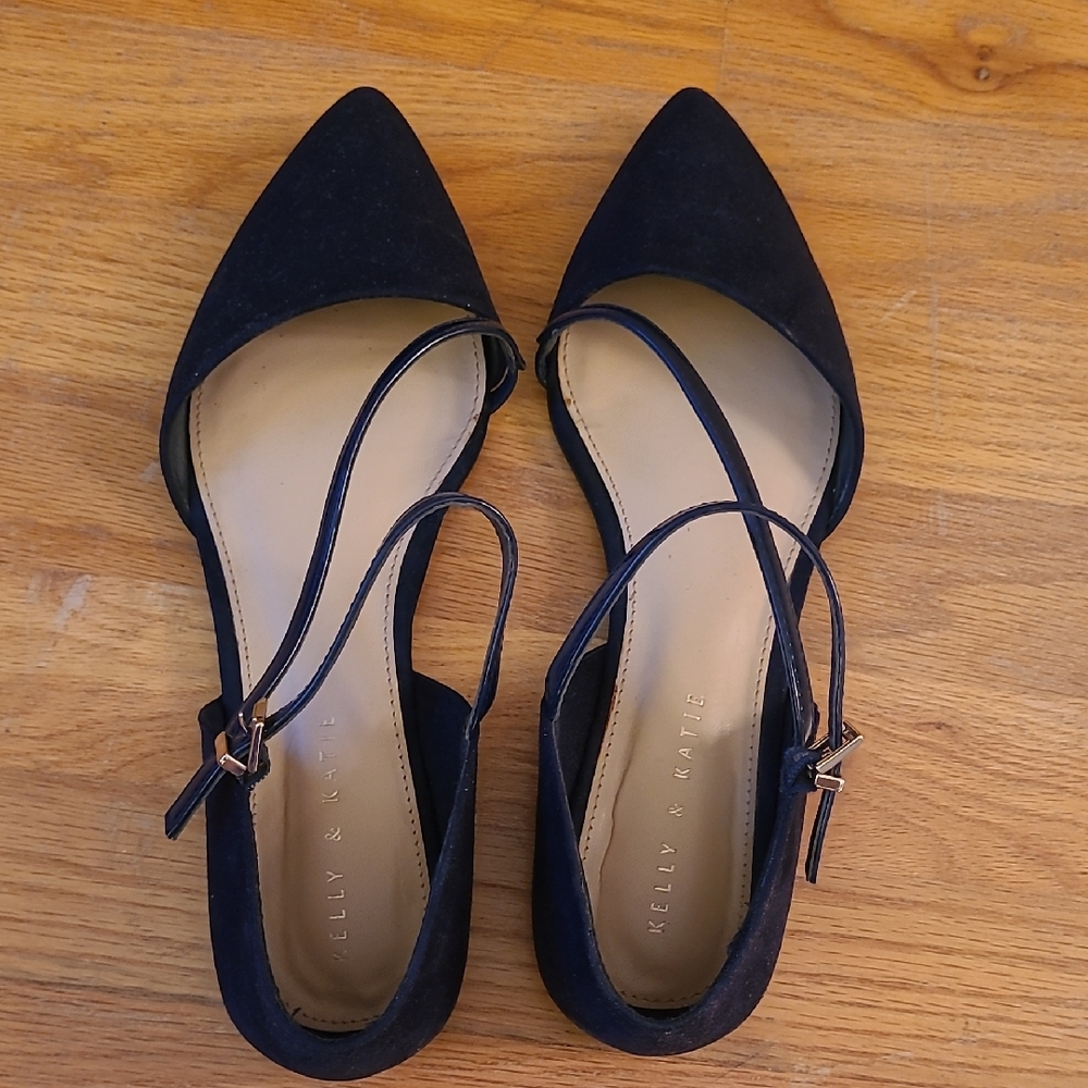 Kelly & Katie Navy Pointed Flats, Size 8.5